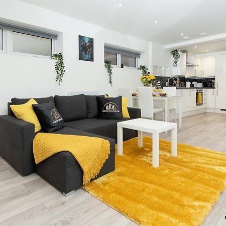 Hermes Apartment - The Messenger Of Town Southampton Exteriér fotografie